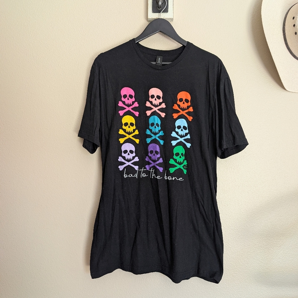 Bad to the Bone Rainbow Skull Tee Size XL Soft Graphic Tee Black Halloween